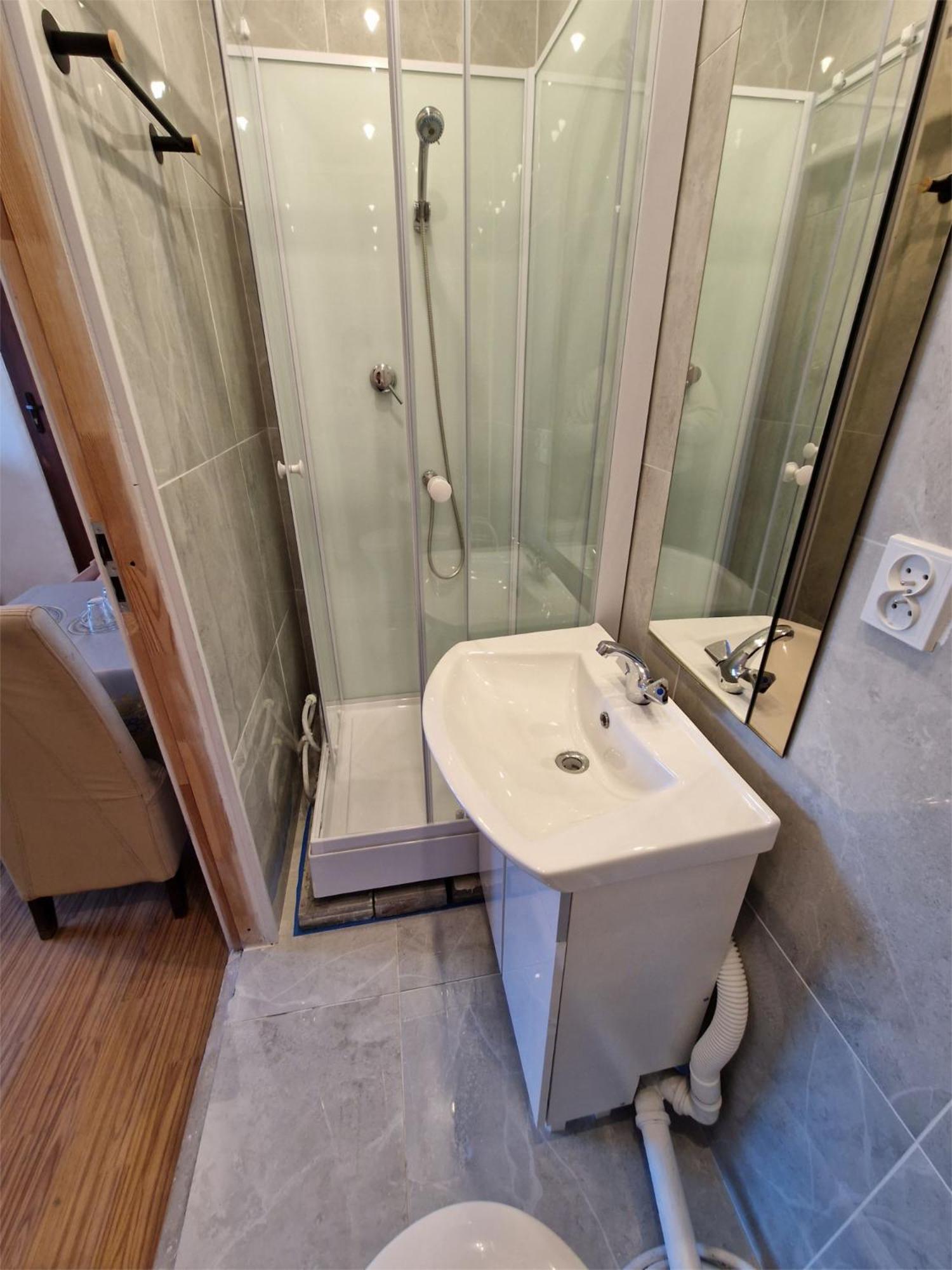 Apartment Budget *